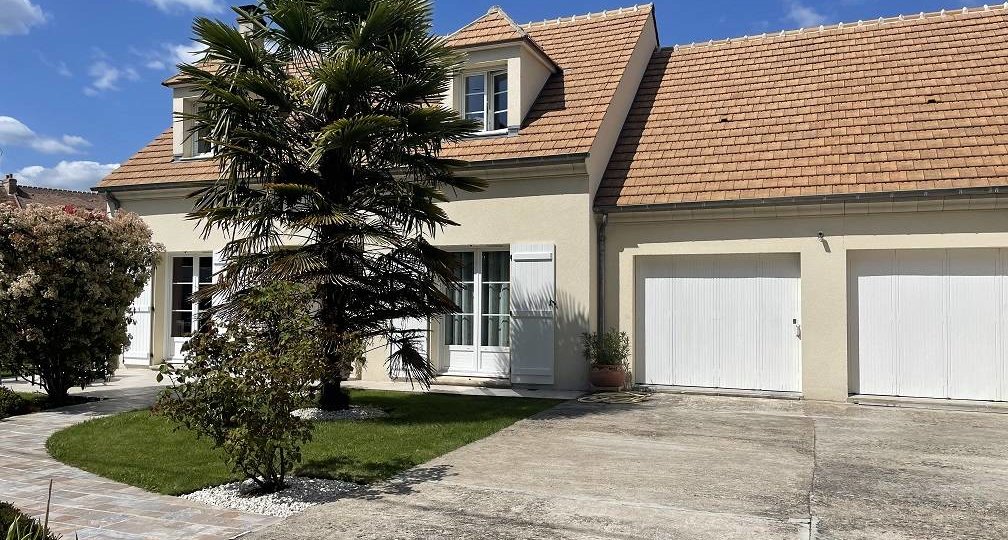 Maison à Lumigny-Nesles-Ormeaux 142m² 1 1