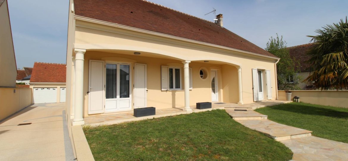 Maison à Vaudoy-en-Brie 194m²  1