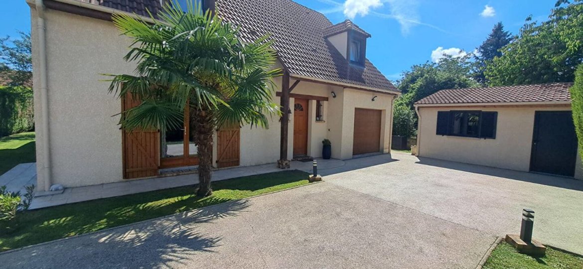 Maison à Chevry-Cossigny 151m²  1