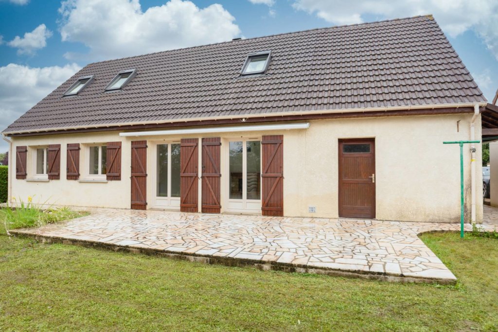 Maison à ROISSY EN BRIE 106m²  1