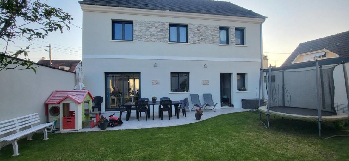 Maison à Ozoir-la-Ferrière 117m² 1 1