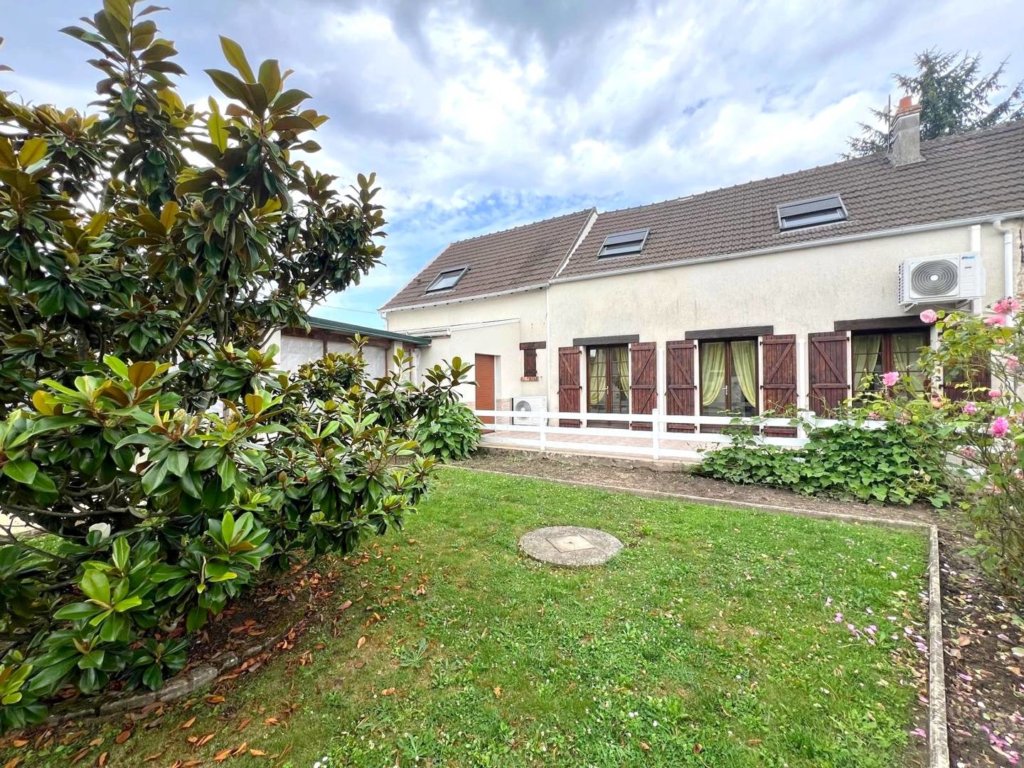 Maison à Lumigny-Nesles-Ormeaux 160m²  1