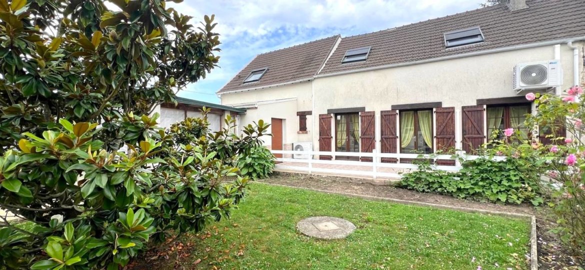 Maison à Lumigny-Nesles-Ormeaux 160m²  1