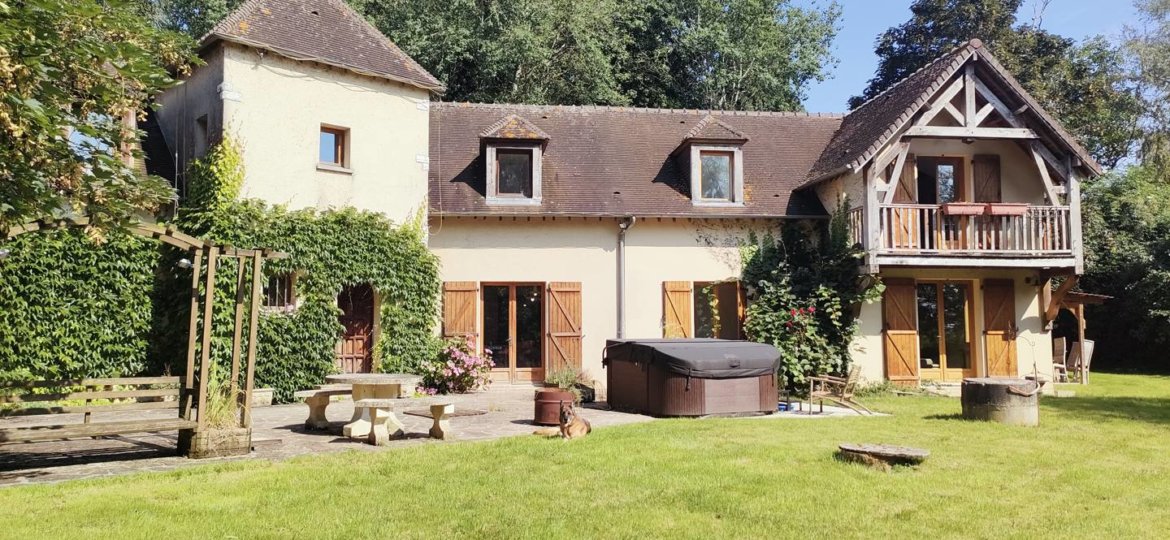 Maison à Bannost-Villegagnon 328m²  1