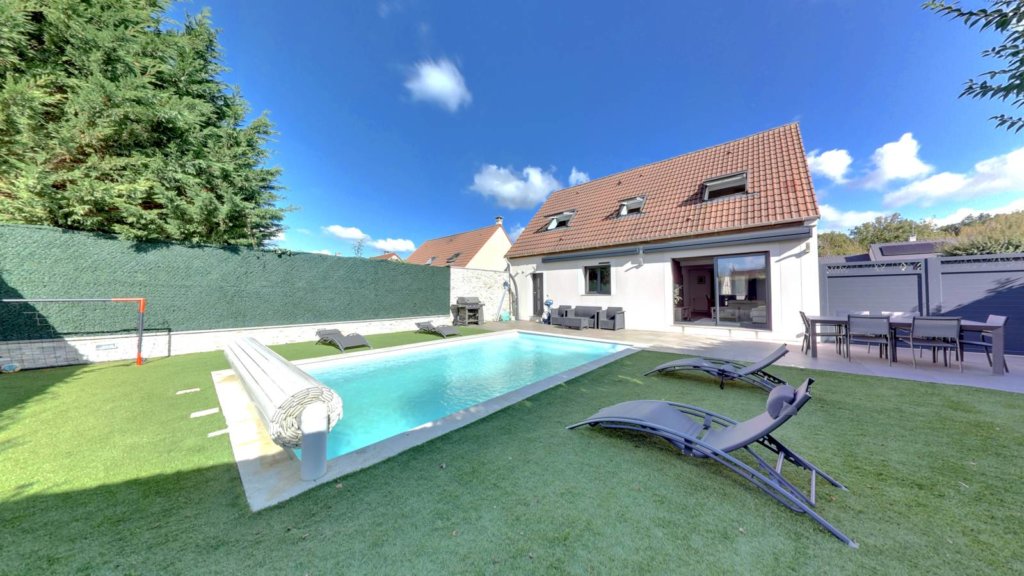 Maison à Roissy-en-Brie 131m²  1