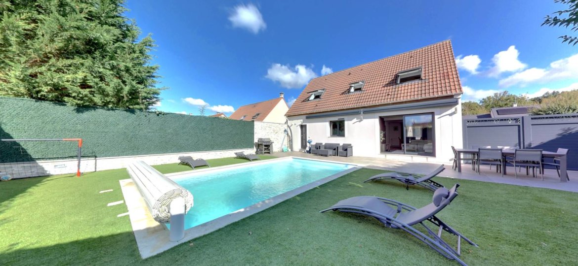 Maison à Roissy-en-Brie 131m²  1