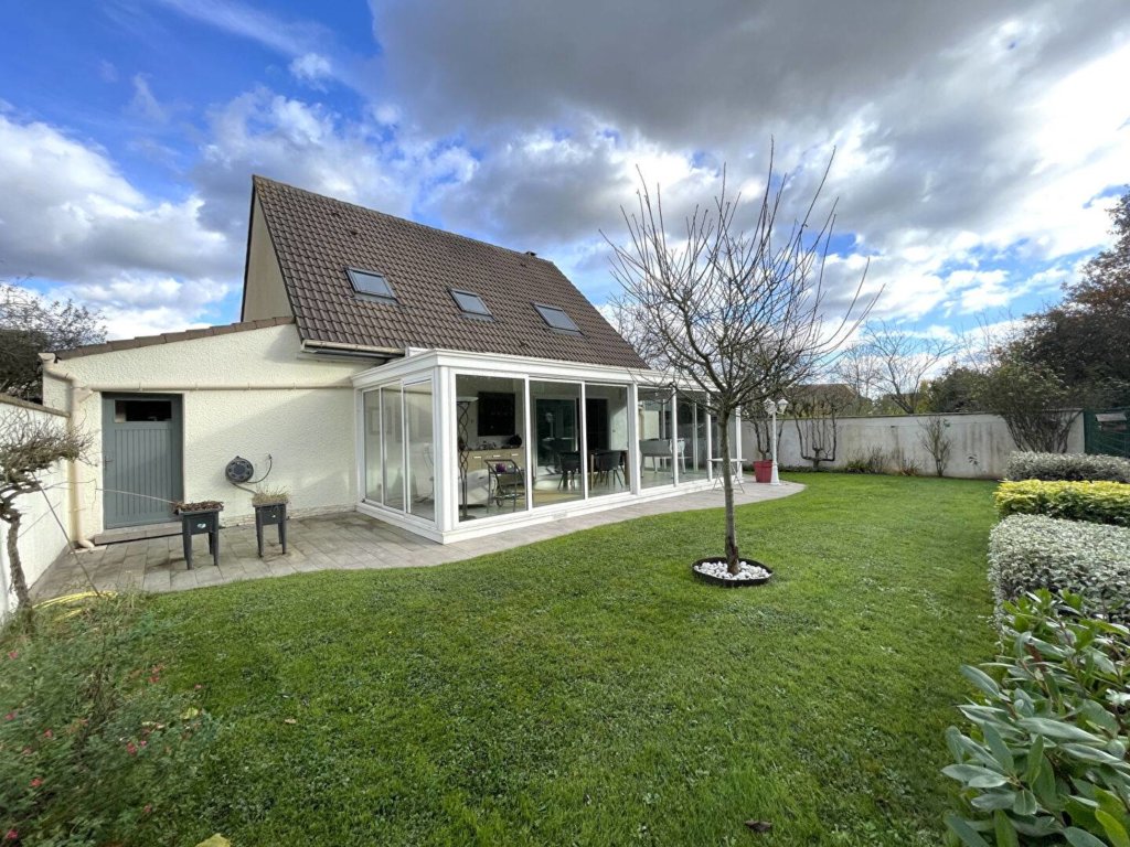 Maison à Chevry-Cossigny 119m²  1