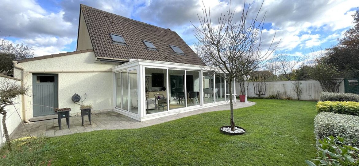 Maison à Chevry-Cossigny 119m²  1