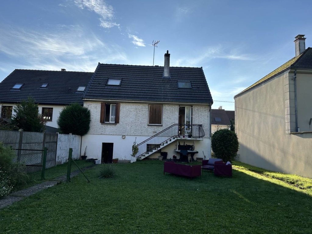 Maison à Pontault-Combault 93m²  1