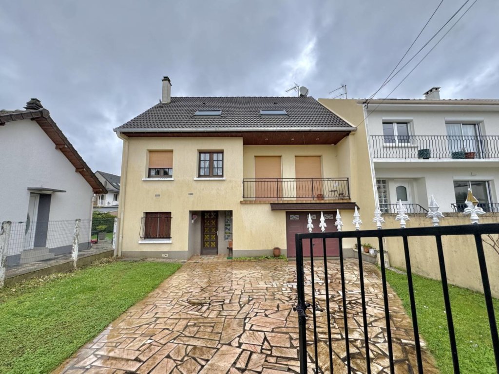 Maison à Pontault-Combault 159m²  1