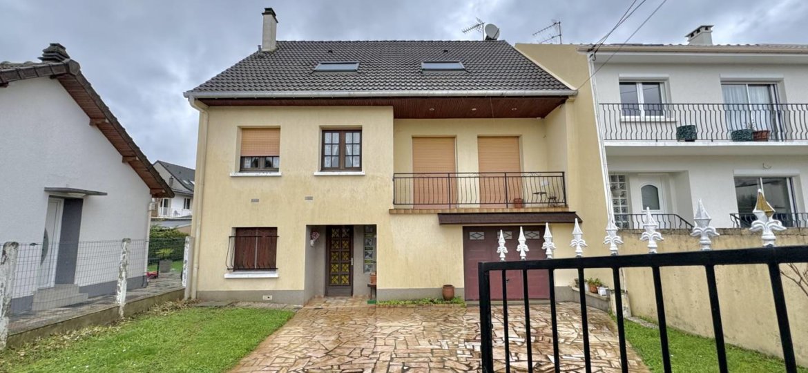 Maison à Pontault-Combault 159m²  1