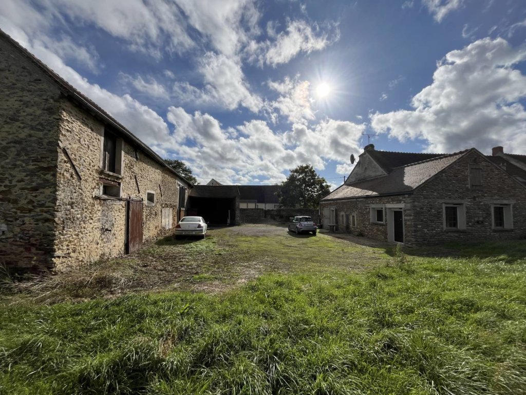 Maison à Le Plessis-Feu-Aussoux 170m²  1