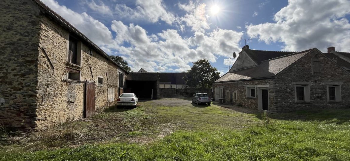 Maison à Le Plessis-Feu-Aussoux 170m²  1