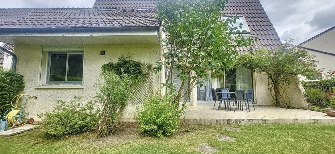 Maison à Roissy-en-Brie 114m²  1