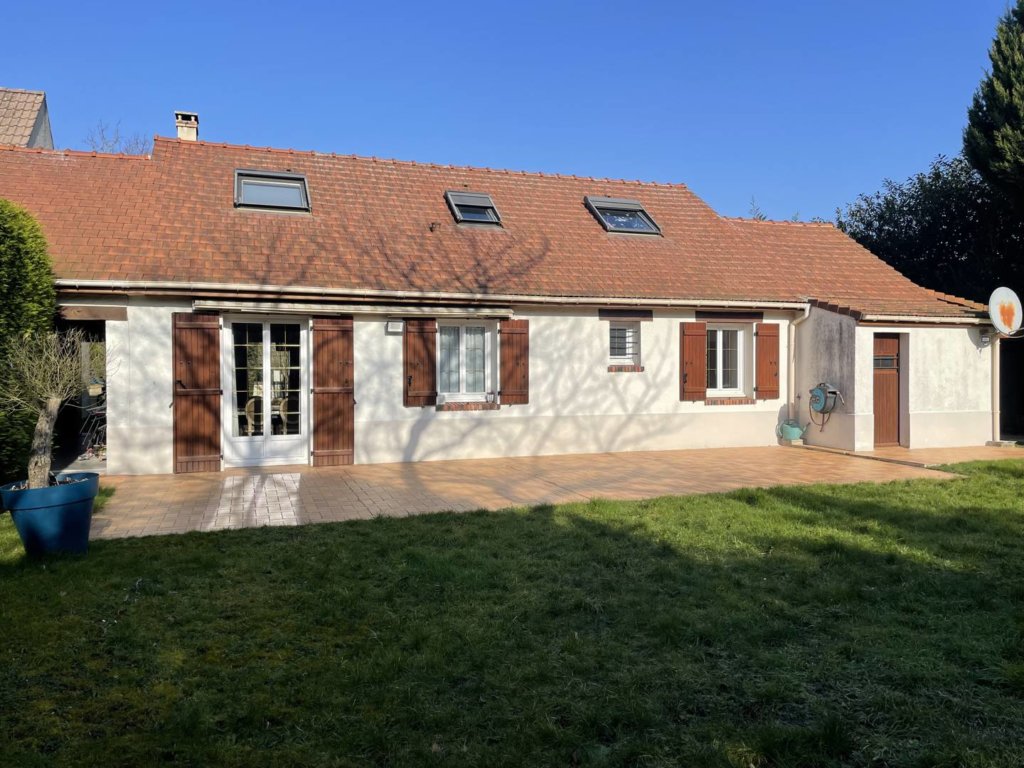 Maison à COURPALAY 115m²  1